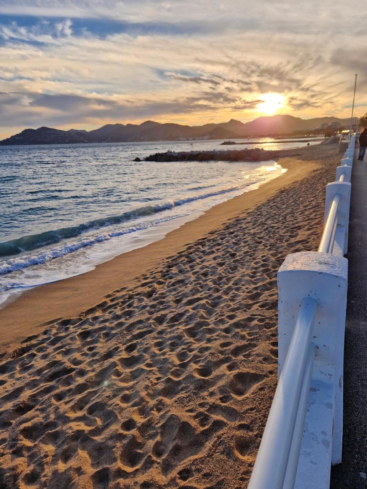Villa Maupassant Bord De Mer Cannes Bagian luar foto